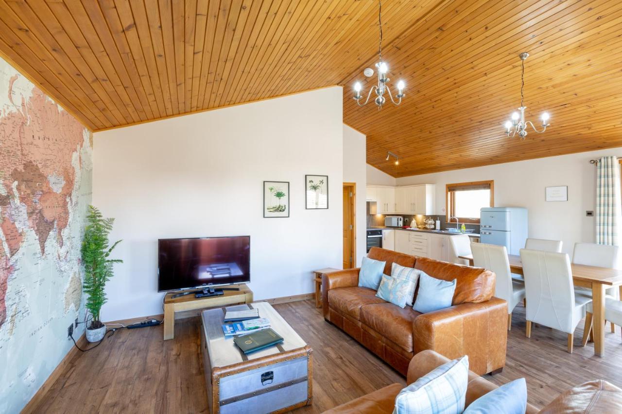 Douglas Fir Lodge With Hot Tub Near Cupar Fife Luthrie Εξωτερικό φωτογραφία