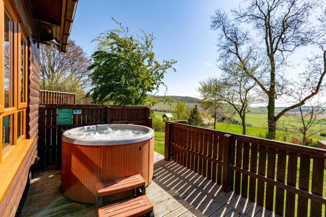 Douglas Fir Lodge With Hot Tub Near Cupar Fife Luthrie Εξωτερικό φωτογραφία
