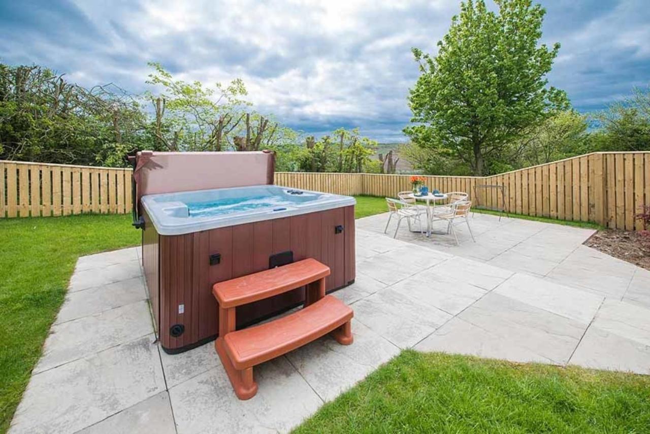 Douglas Fir Lodge With Hot Tub Near Cupar Fife Luthrie Εξωτερικό φωτογραφία